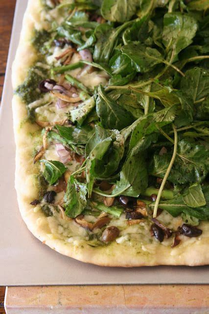 Veggie Lovers Pesto Pizza Espresso And Cream Pesto Pizza Veggie