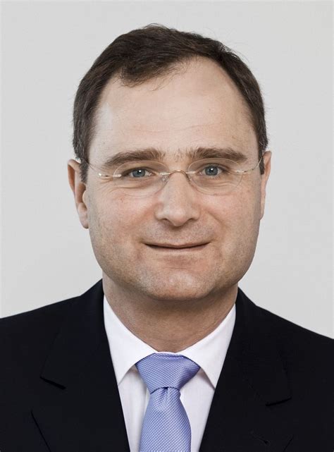 Prior to assuming his current role, stuart lewis was the deputy chief risk officer and chief risk officer of the corporate. Deutsche Bank: Die neuen Frontleute - manager magazin