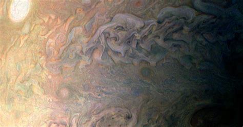 Stunning New Image Of Jupiter Captured By Nasas Juno Satellite Shows