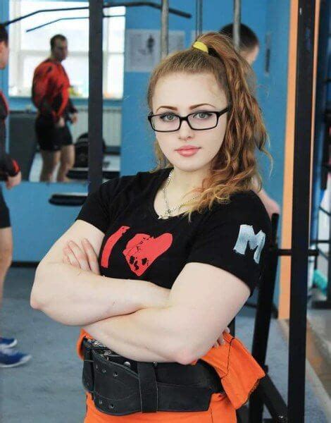 Russian Female Bodybuilder Yulia Viktorovna Has The Cutest Doll Like Face