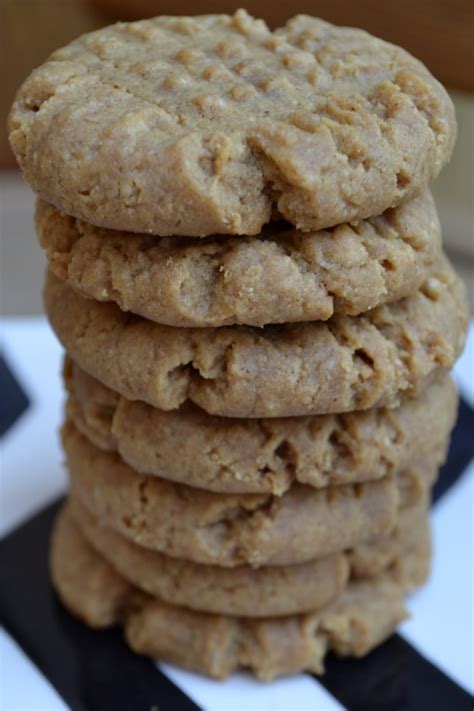 Put the dough with two spoons on a baking sheet covered with parchment and bake in a preheated oven to 180 degrees for 20 minutes. Cookin' Cowgirl: Sugar Free Peanut Butter Cookies