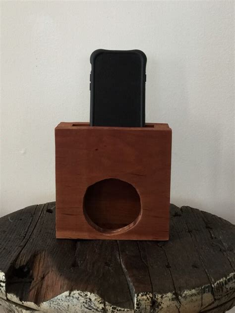 Cherry Wood Iphone Speakerstand