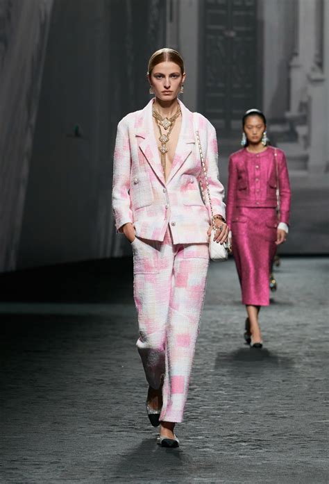 Chi tiết 61 về chanel pink tweed jacket 2023 mới nhất Du học Akina