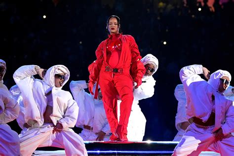 was rihanna s halftime performance classic or low energy