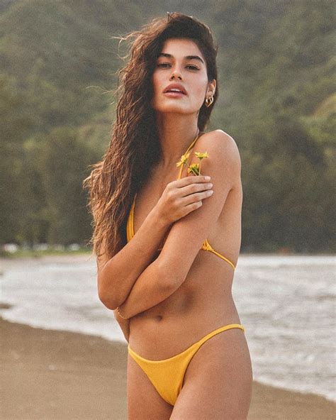 Model Singer Actress Lorena Medina World Swimsuit