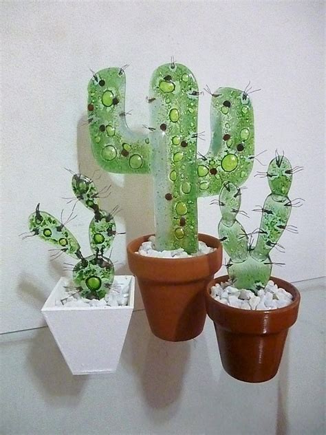 Macetas con original forma de lechuza, en cerámica vidriada de color verde claro. 10 souvenirs cactus de vitrofusión | Flores de vidrio ...