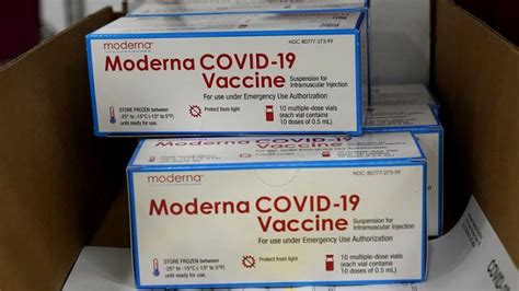 Mar 11, 2021 · recipients of both the moderna and pfizer mrna vaccines commonly reported pain at the injection site and redness after the first dose, along with fatigue and joint pain after the second dose. More side effects from Moderna vaccine | Daily News