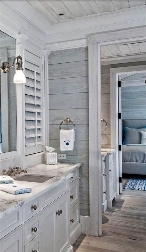 This is an easy and inexpensive diy idea that anyone can pull off. 62+ Marvelous Lake House Decor Ideas | Beach house bathroom, Coastal bathroom decor, Beach ...