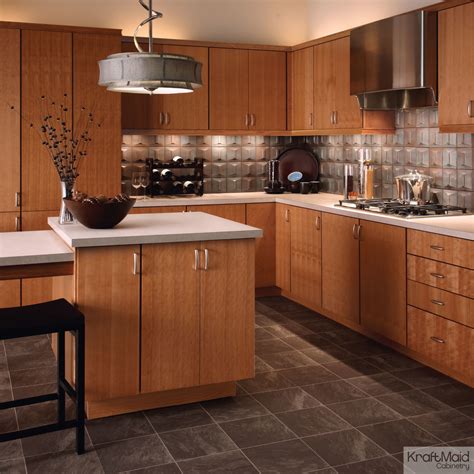 Here are main line kitchen designs rankings for the top selling kitchen. KraftMaid: Quartersawn Cherry in Natural - Unique ...