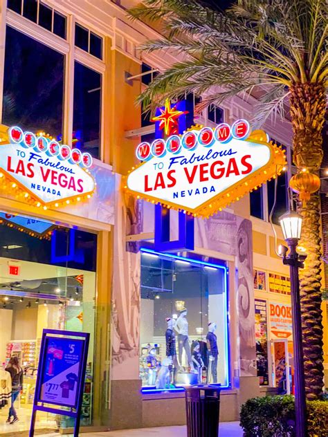 Ultimate Las Vegas Travel Guide Book And Luxury Vegas Itinerary