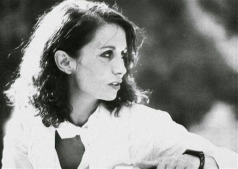 Κι ας ήξερε πως κι η κατερίνα κροκανθρώπους αναζητούσε. ΚΑΤΕΡΙΝΑ ΓΩΓΟΥ (With images) | Προσωπικότητα