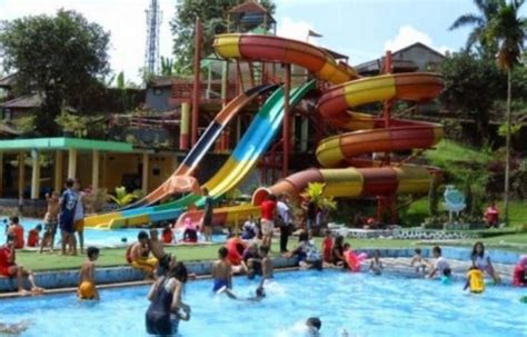 Sebuah kolam renang mempunyai kedalaman 5 m dan luas permukaan kolam 50 m 2. Kolam Renang Zamzam Tirta, Wisata Air Gunung Salak - Tempat.me