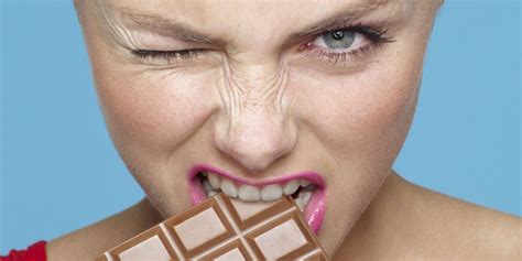 Un Chocolat Suisse Soulage Les Douleurs Des Regles Maux De Ventre