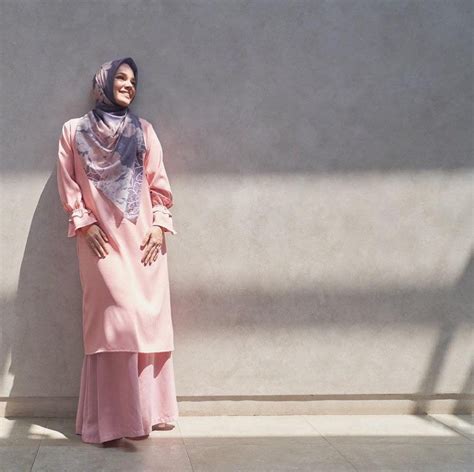 Islamic feminism promotes the equality of all muslims regardless of gender. Makin Feminim, 10 Inspirasi OOTD Hijab Warna Pastel | Dailysia