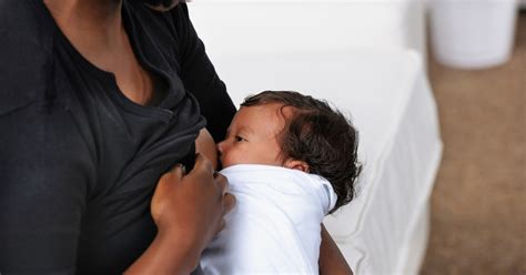How To Stop Leaking Breast Milk As A Breastfeeding Mom Calabebe