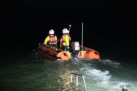 Wells Rnli Inshore Lifeboat Assists Two People Cut Off By The Tide Rnli
