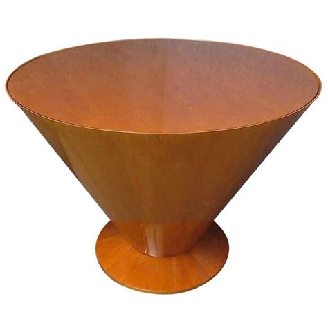 4.6 out of 5 stars 531. Round Card and Tea Table For Sale at 1stdibs
