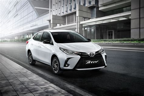 โตโยต้า Toyota Yaris Sport Premium ปี 2020 ราคา 679000 บาท เช็คราคาคอม