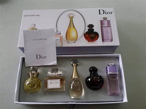 Pin By Kirsten Evans On Fragrance Perfume Set Dior Perfume Perfume