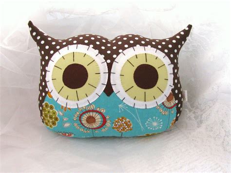 Check spelling or type a new query. Claireece lil Hoot by ManicMuffinTotes on Etsy, $40.00 | Diy owl pillows, Owl pillow, Owl quilt