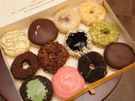 J.co donuts & coffee is a lifestyle cafe retailer in asia specializing in donuts, coffee and frozen yogurt. Get Your J. CO Donut and Coffee Fix