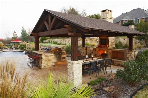 Modern Outdoor Kitchen Designs With Beautiful Dining Areas Under Roofs
