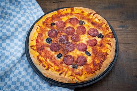 Pan Pizza Backen So Machst Du Die Amerikanische Pfannenpizza