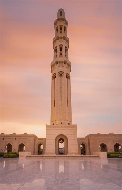 أيقونة معمارية تعرّف إلى أكبر المساجد في سلطنة عُمان التأمل