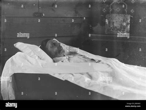 Post Mortem Photograph Hi Res Stock Photography And Images Alamy