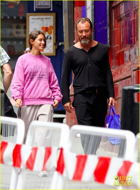 Full Sized Photo Of Jude Law Spends The Day With Daughter Iris Captain