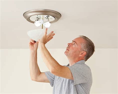 How To Replace Recessed Light Bulb 6 Easy Steps To Change Recessed