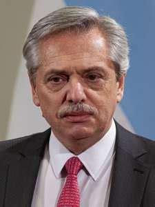 Former argentine president carlos menem died on february 14 at the los arcos sanatorium in palermo. Fernandez Argentina President Urges Messi To Return Home