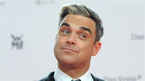 Britischer Sänger: Robbie Williams verkauft seine Mode bei Primark ...