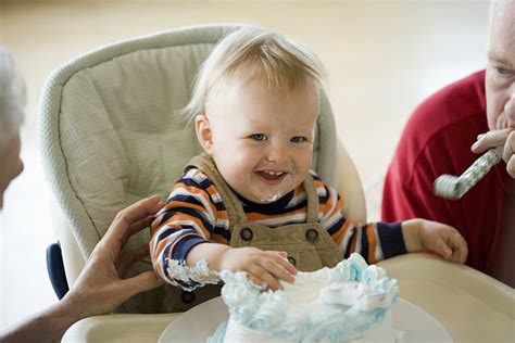 What are some cool things i could get him for his birthday? Birthday Party Ideas for 1-Year-Old Boys (with Pictures ...