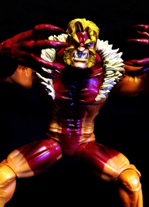 Combos Action Figure Review Sabretooth Marvel Select