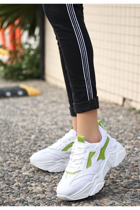 Dica Beyaz Cilt Yeşil Detaylı Bağcıklı Spor Ayakkabı Tarz Topuklar