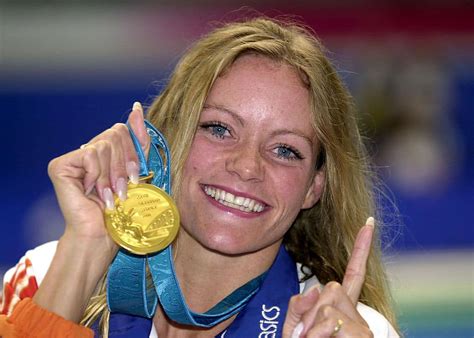 Medallista olímpica desnuda en realiti show