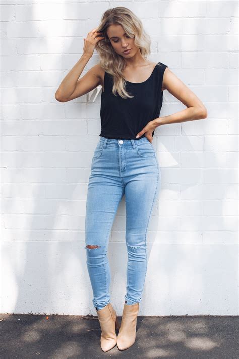 Pin By The Dreamy Fox On Pants Light Blue Jeans Outfit First Date