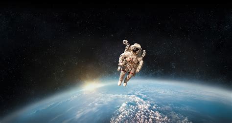 32 Samsung S8 Astronaut Wallpaper