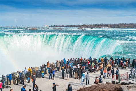 Canada : baisse des dépenses liées au tourisme de 43 à 61 % en 2020 ...