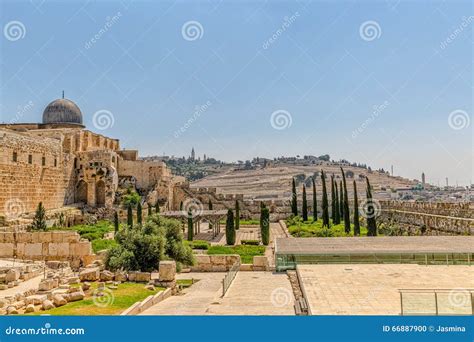 De Tempel Van Solomon En Al Aqsa Moskee Jeruzalem Stock Foto Image Of Jeruzalem Moslims