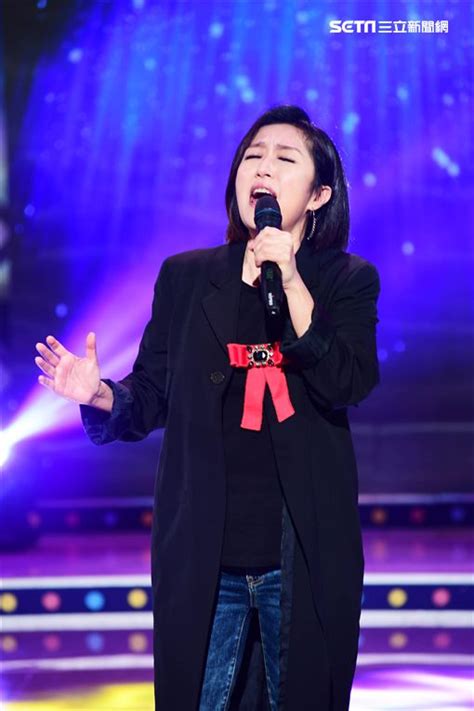 Compare modern persian سنگ‎ (sang, stone). 曾被瘋狂劈腿…黃韻玲甩渣前夫斷16年婚!現成北流董事長 | 娛樂星聞 | 三立新聞網 SETN.COM