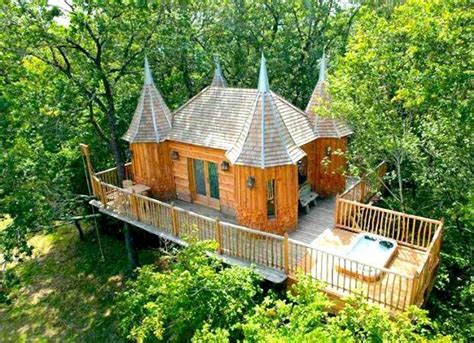 30 Whimsical Tree Houses That Will Make All Your Childhood Dreams Come