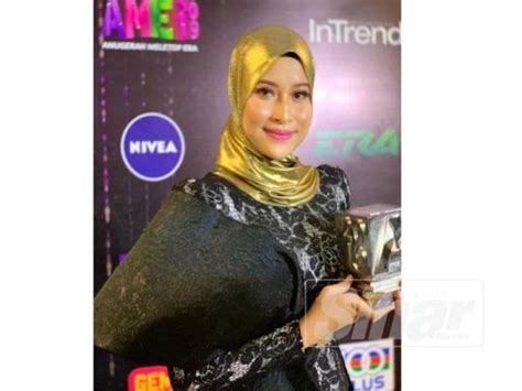 Sekiranya anda menyukai video yang kami buat ini, sudilah. Siti Nordiana, Khai Bahar menang Anugerah Top Top MeleTOP ...