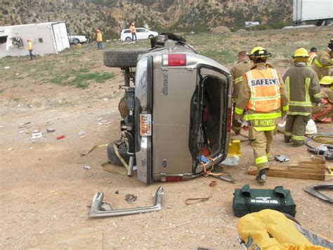 Vehicle rollover on I-15 closes lanes, Life Flight responds - St George ...