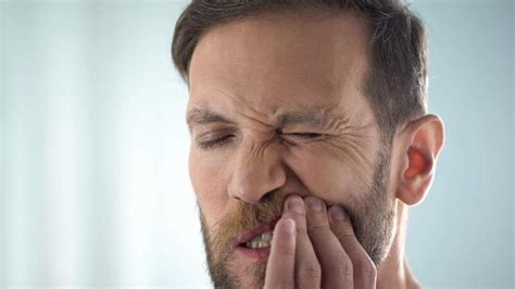 6 Serious Signs Of Gum Disease You Should Never Ignore