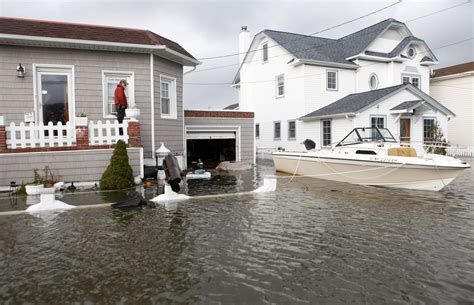 Superstorm Sandy Rolls Inland Toward Midwest The Blade