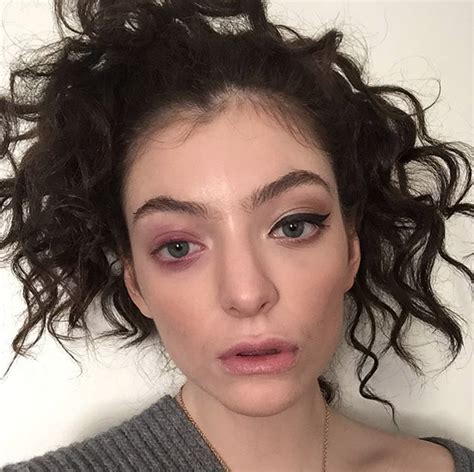 Instagram Is Freaking Out About Whats Wrong With Lordes Eye