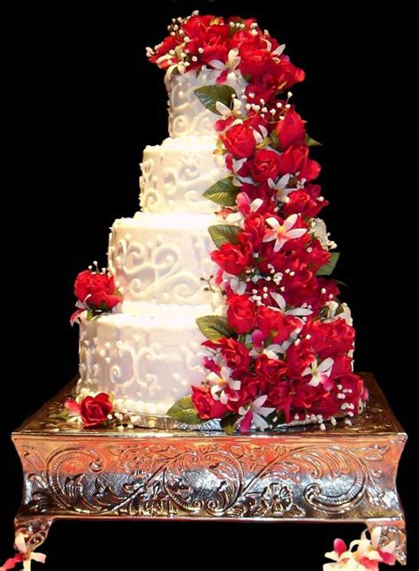 A cake that combines several stunning elements into one design immediately becomes a focal point of the reception. Amazing wedding cakes, amazing wedding cake, wedding cakes ...