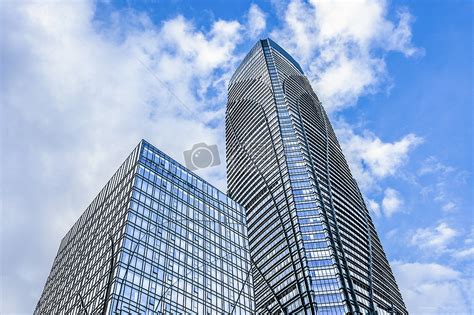 蓝天下的高楼大厦高清图片下载 正版图片500523534 摄图网